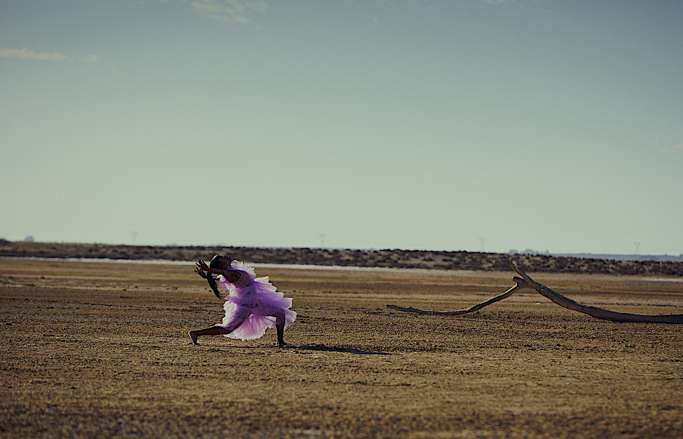 Des/Aria, a violin dancing between South Africa and Australia